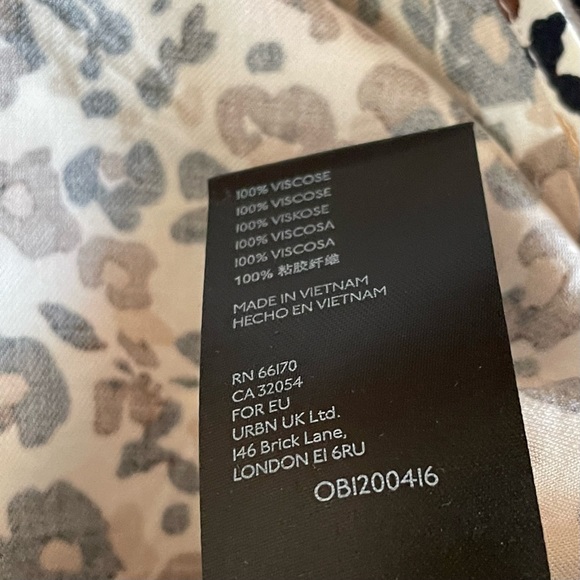 Maeve by Anthropologie Long sleeve Leopard print Ruffled Button Down Size 10p - Picture 8 of 8